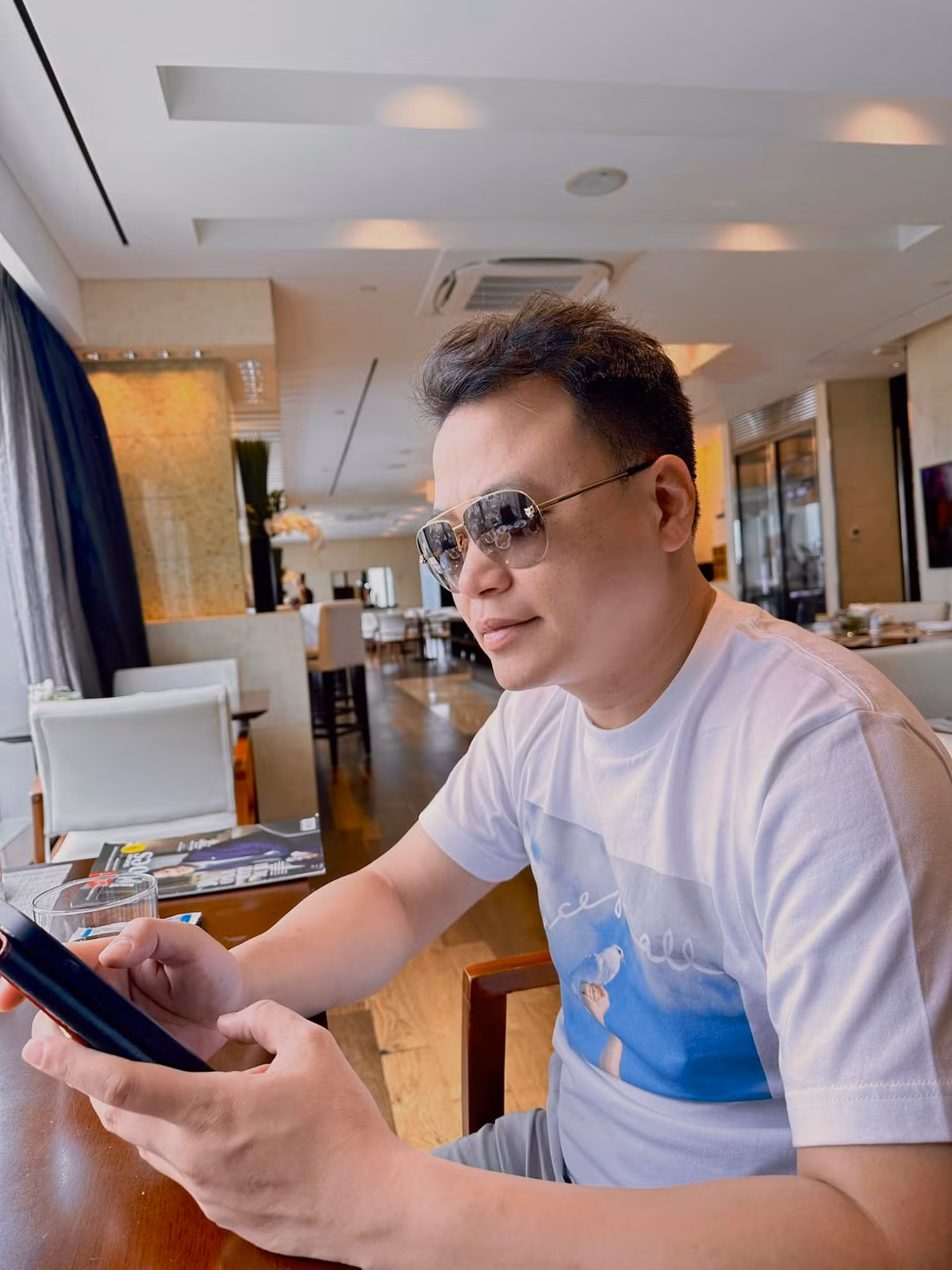 Trước đó, Shark Bình - bạn trai Phương Oanh ẩn ý khoe "tin vui cuối tuần" khiến dân mạng bán tín bán nghi cặp đôi có tin vui?