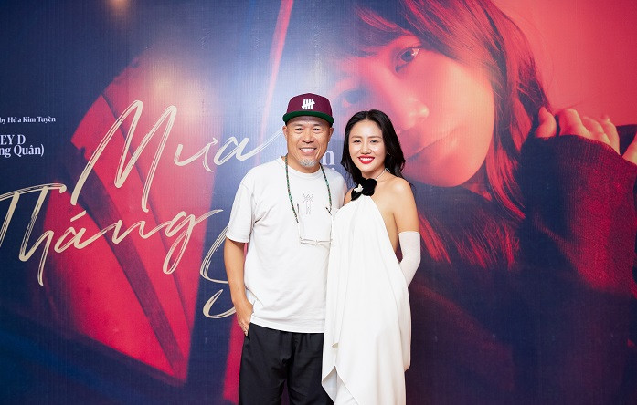 Trong họp báo, nhạc sĩ Huy Tuấn đại diện các nghệ sĩ gửi lời chúc mừng đến Văn Mai Hương, Hứa Kim Tuyền cùng ê-kíp. Đồng hành từ những giai đoạn đầu nữ ca sĩ phát triển sự nghiệp ca hát chuyên nghiệp, Huy Tuấn nhận định Văn Mai Hương ngày càng trưởng thành và may mắn tìm được người tri kỉ trong âm nhạc cho riêng mình. Anh còn cho biết thêm, sản phẩm của Văn Mai Hương kết hợp với Hứa Kim Tuyền bắt tai, khiến khán giả muốn nghe đi nghe lại nhiều lần.