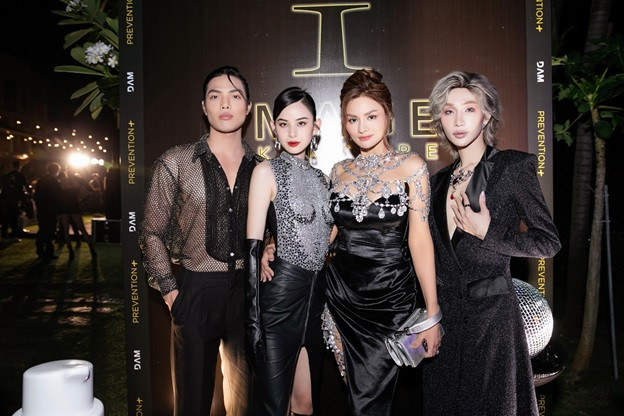 Vũ Thu Phương và các học trò tại sự kiện.