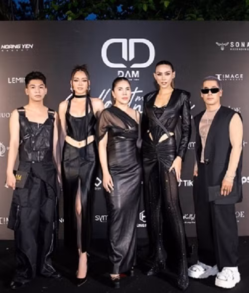 Đặng Thanh Ngân, Phan Thị Thanh Thúy đến chúc mừng siêu mẫu Võ Hoàng Yến.