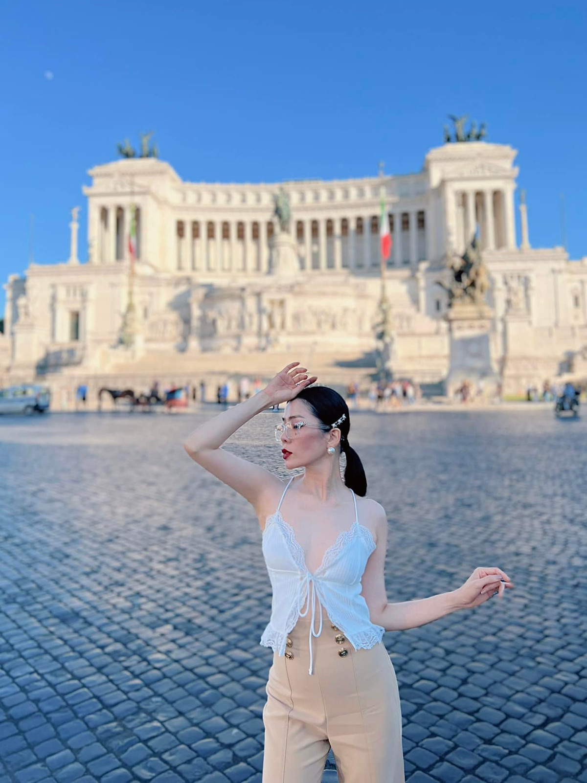 Nữ ca sĩ luôn giữ được độ hot trong làng giải trí.