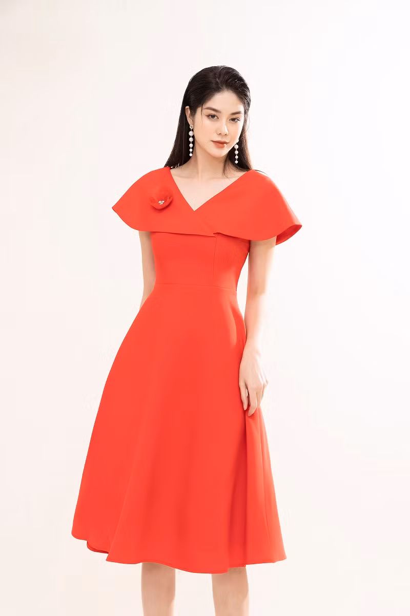 Bộ sưu tập thời trang cũng ưu tiên lựa chọn những gam tươi sáng, trẻ trung, phù hợp với thời điểm đầu năm mới.