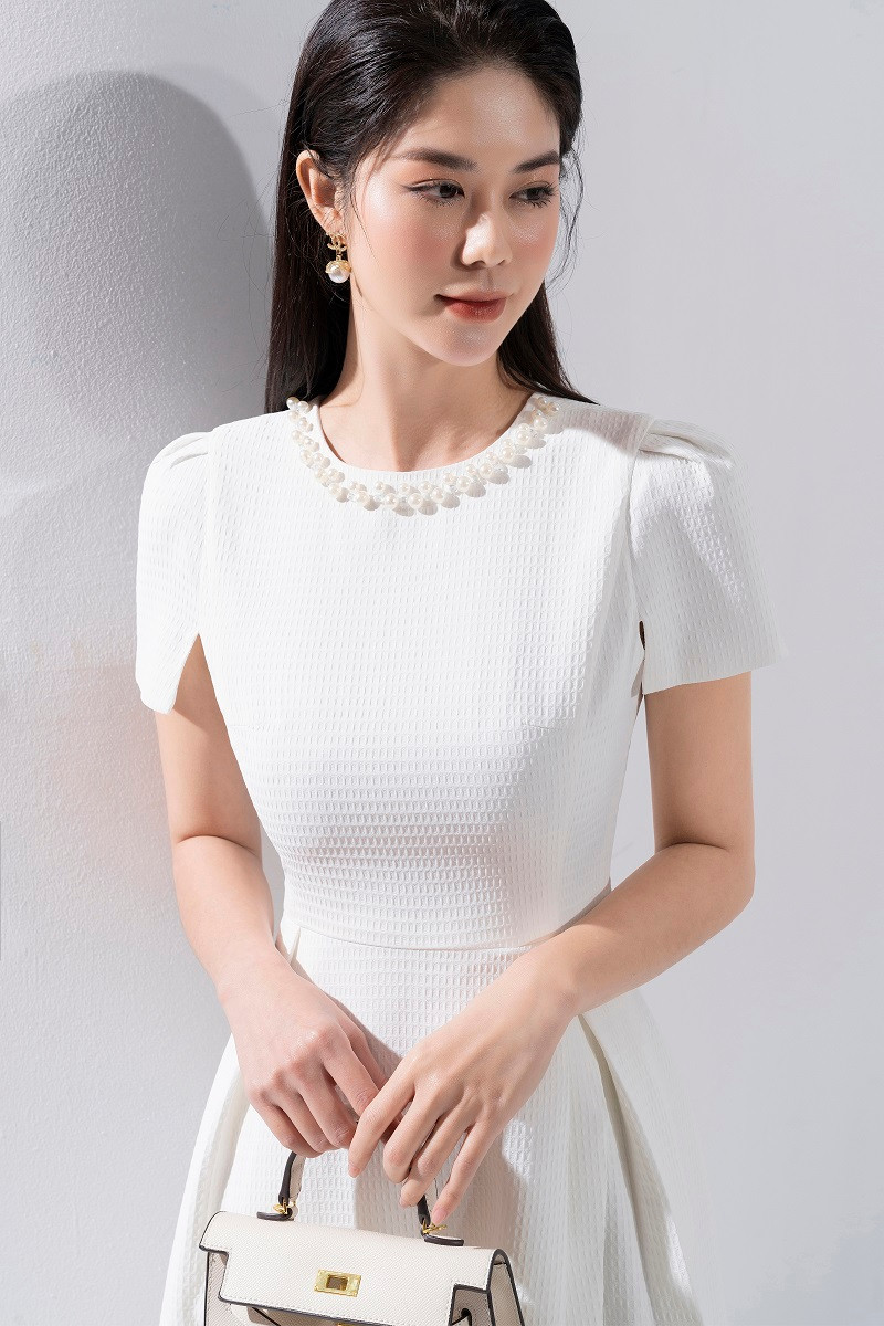 Mới đây Lan Ngọc được mời làm mẫu cho bộ ảnh thời trang mới.