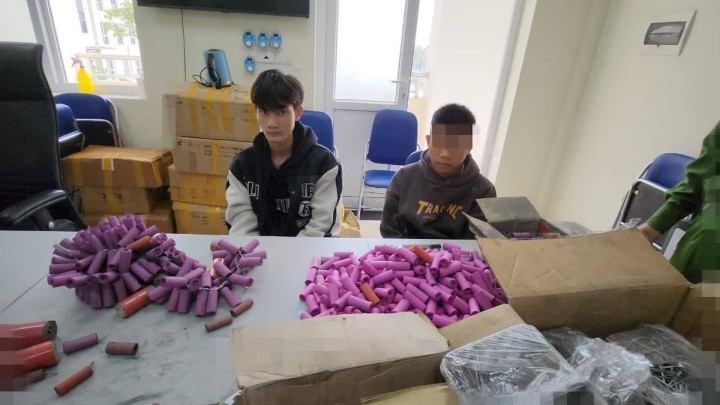 Sản xuất pháo bán trên mạng, nam thanh niên lĩnh 10 tháng tù San xuat phao ban tren mang, nam thanh nien linh 10 thang tu