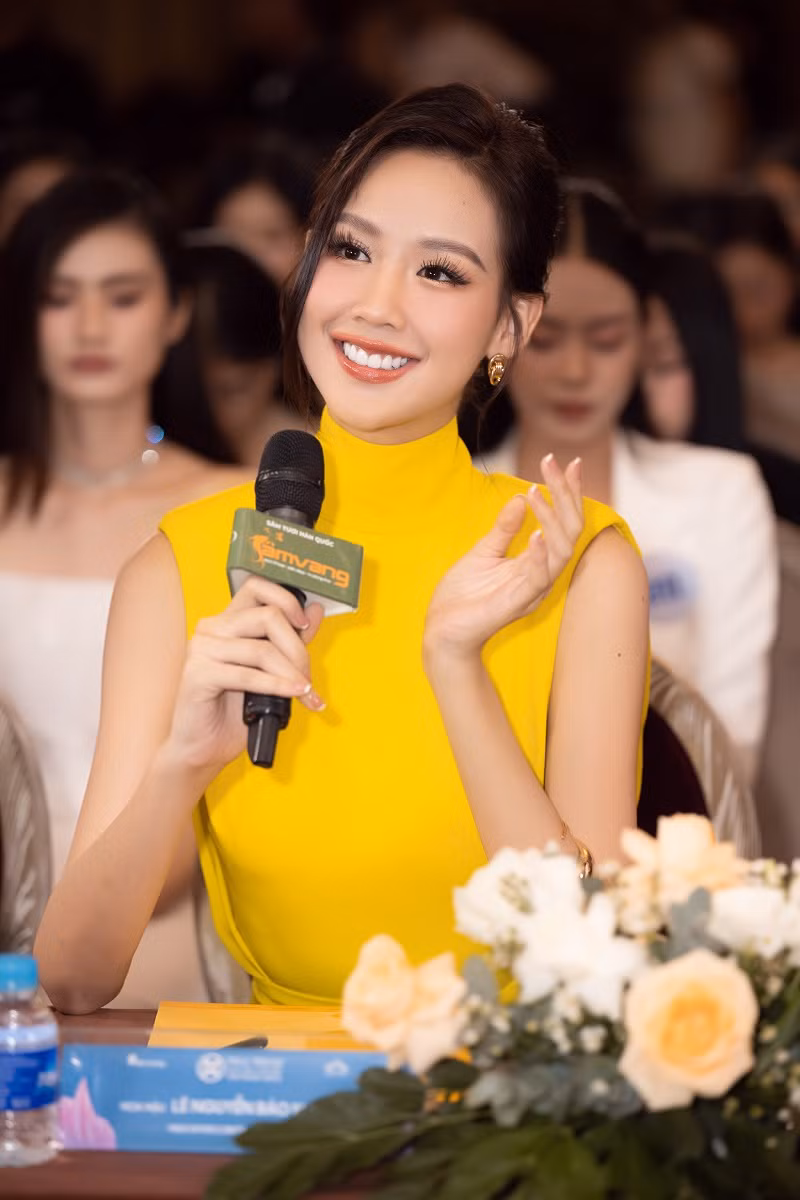 Hoa hậu Bảo Ngọc trong chương trình. Hiện tại, các người đẹp Miss World Vietnam 2023 ráo riết tập luyện và chuẩn bị thật chu đáo cho những phần thi quan trọng trong đêm chung kết toàn quốc sẽ diễn ra lúc 20h ngày 12/8 tại Quy Nhơn.