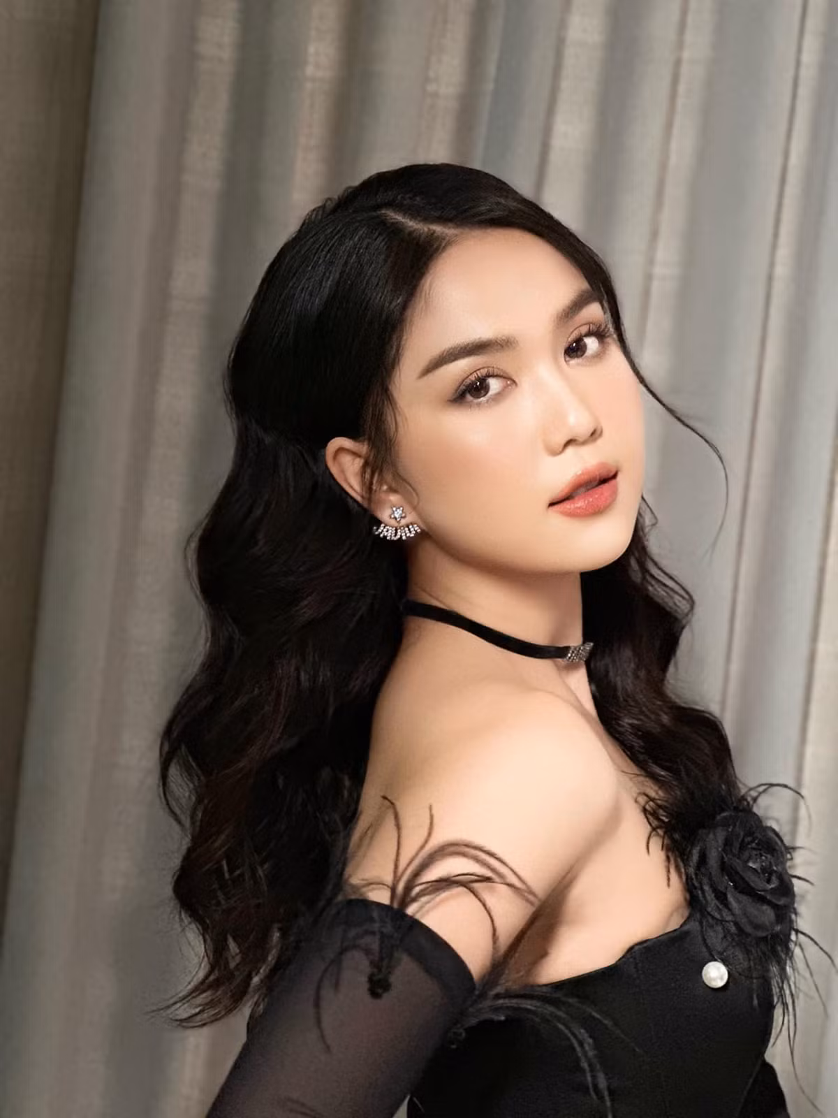 "Chị chị em em 2" là một trong ba dự án góp mặt vào đường đua phim chiếu rạp Tết Quý Mão 2023.