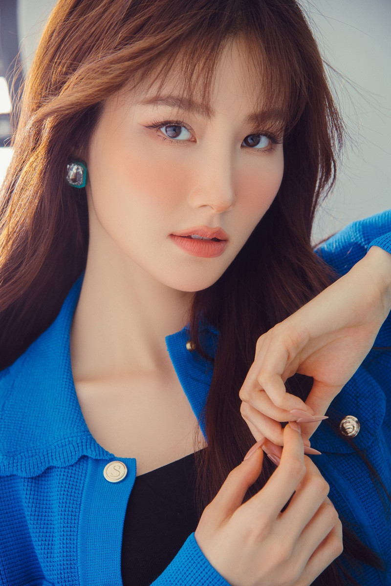 Diễm My ghi dấu ấn với vai trò diễn xuất. Cô bén duyên với nghiệp diễn từ khi 6 tuổi. Đến nay người đẹp đã góp mặt ở nhiều bộ phim đình đám ăn khách như: "Váy hồng tầng 24", "Mỹ nhân kế", "Gái già lắm chiêu", "Chạy đi rồi tính", "Cô Ba Sài Gòn", "Tình yêu và tham vọng"... Ngoài ra, Diễm My còn làm người mẫu ảnh, MC.