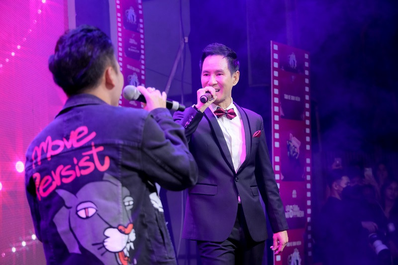 Đạo diễn Lý Hải cùng các diễn viên còn bất ngờ mang đến một mini liveshow như một món quà tri ân dành tặng khán giả Hà Nội.