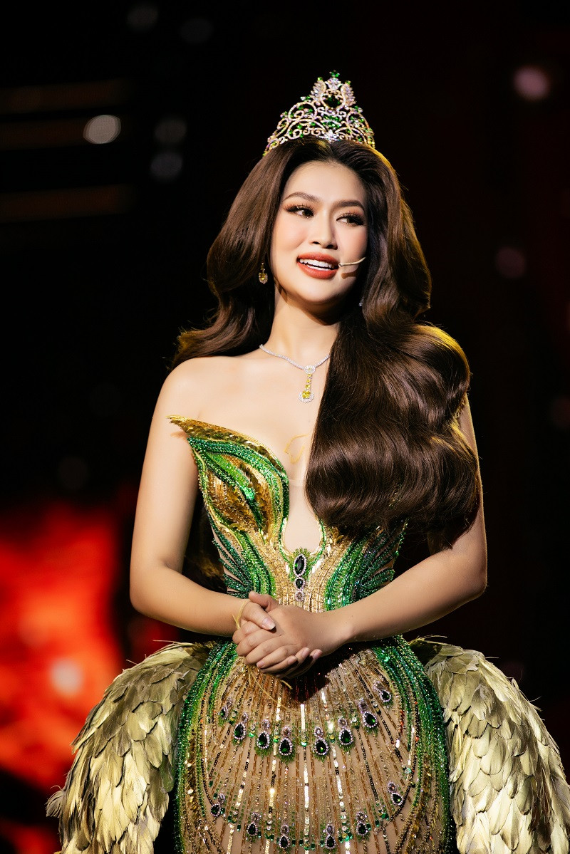 "Thiên Ân xin được cảm ơn chiếc vương miện Miss Grand Vietnam đã cho Ân cơ hội chinh chiến Miss Grand International, được làm nhiều việc có ích cho cộng đồng, được có thêm những người bạn, được đi nhiều nơi để lan tỏa những giá trị tốt đẹp của con người Việt Nam đến quốc tế và được trưởng thành hơn", nàng hậu bày tỏ.