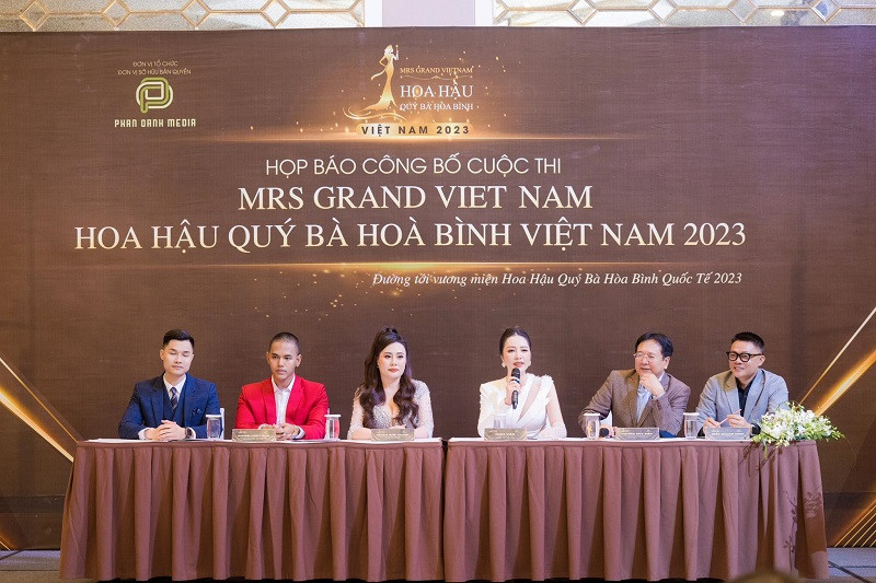 Mrs Grand Vietnam chap nhan thi sinh “dao keo”, cao tu 1m57