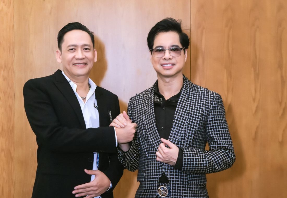 Danh ca Ngọc Sơn vừa kết thúc chuỗi liveshow diễn ra tại TP Quy Nhơn, tỉnh Bình Định. Đêm nhạc có sự góp mặt của các ca sĩ đình đám: Randy, Thanh Thảo, Duy Mạnh... Bên cạnh đó còn có những người con nuôi, học trò của Ngọc Sơn như: Hoàng Châu, Dương Ngọc Thái, Quách Tuấn Du, S Quang Ngọc, Đỗ Minh Quân, Hồ Văn Cường, Phong Thiên.