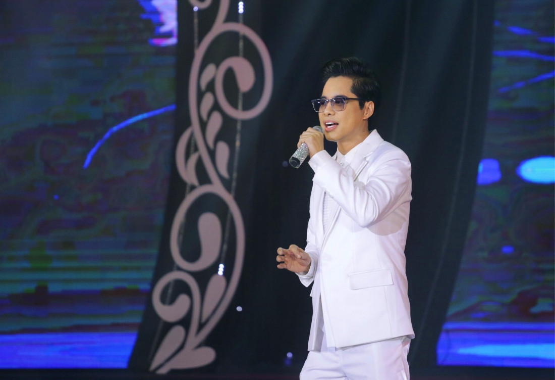 Liveshow "Tình con" của Ngọc Sơn không chỉ đơn thuần là sự kiện âm nhạc mà còn là dịp để mọi người cảm nhận, truyền tải lòng hiếu thảo với đấng sinh thành, tình yêu thương gia đình, tình yêu quê hương đất nước và tình cảm đôi lứa.