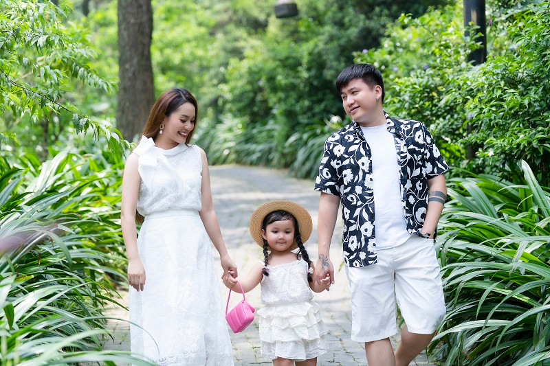 Trước khi bước vào quá trình tập luyện cho chương trình Con đường âm nhạc - Nguyễn Ngọc Anh “Giấc mơ tôi”, gia đình Ngọc Anh - Tô Minh Đức đã tranh thủ cùng nhau đi nghỉ dưỡng để “nạp năng lượng”.