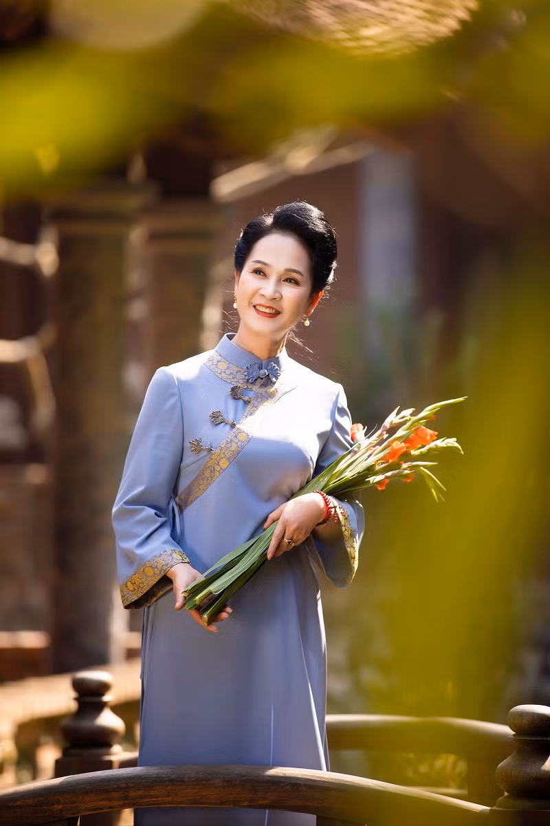 Vài năm trở lại đây, nghệ sĩ Lan Hương liên tục góp mặt trong các phim giờ vàng của VTV.