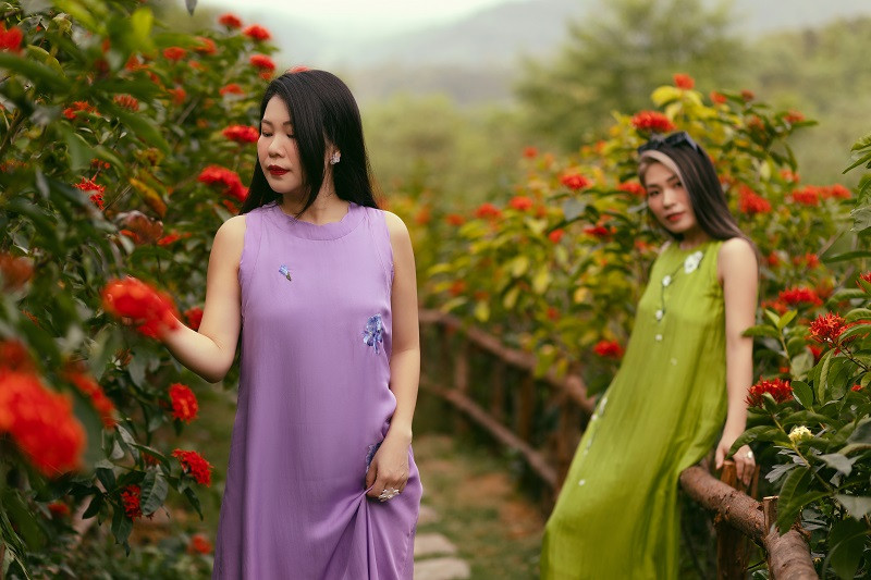 Những bức ảnh “lạc vào vườn hoa” vô cùng hút mắt như ở chốn thần tiên.