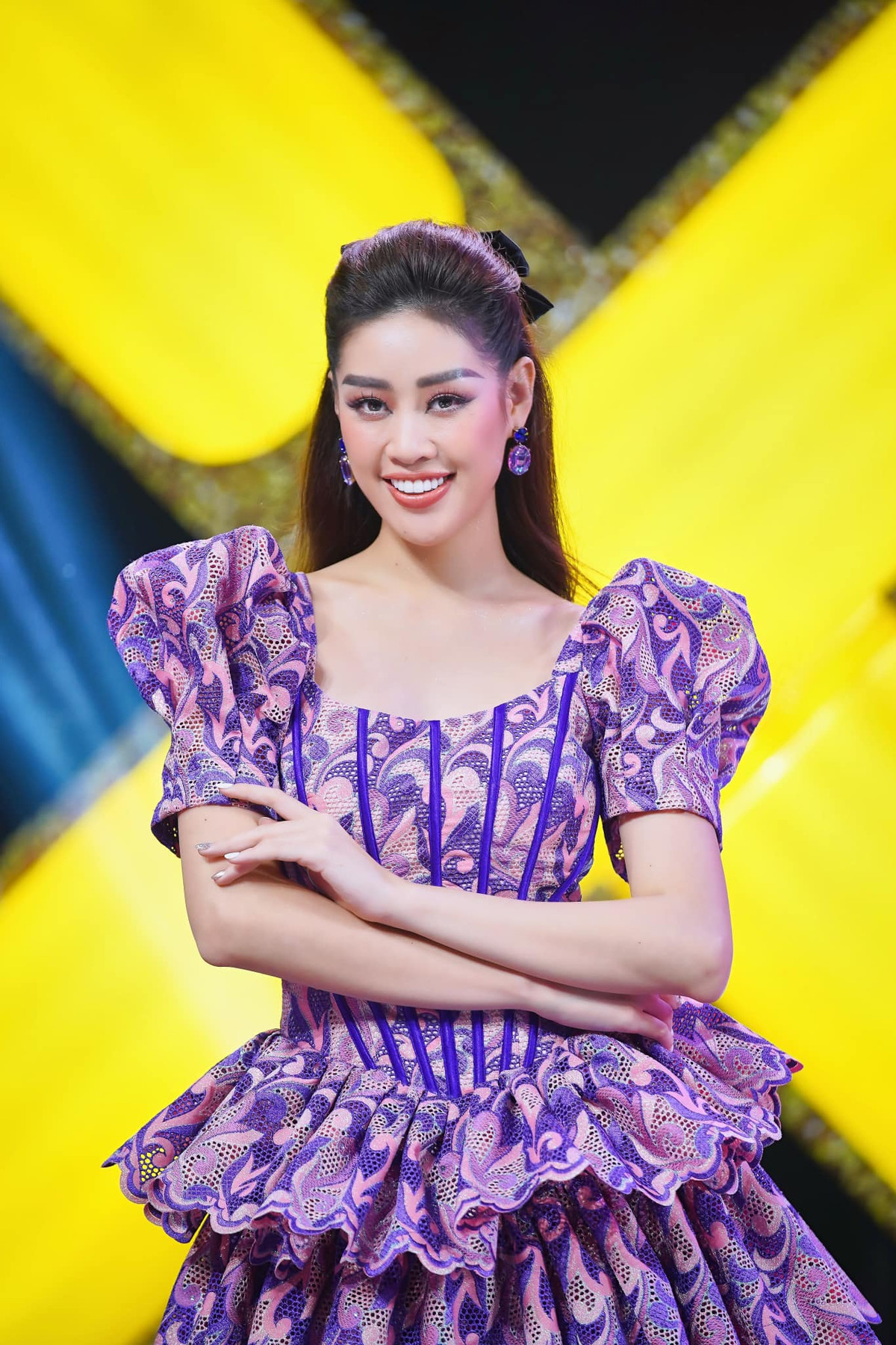 Hoa hau Khanh Van len tieng ve on ao “ngu day co nha, xe