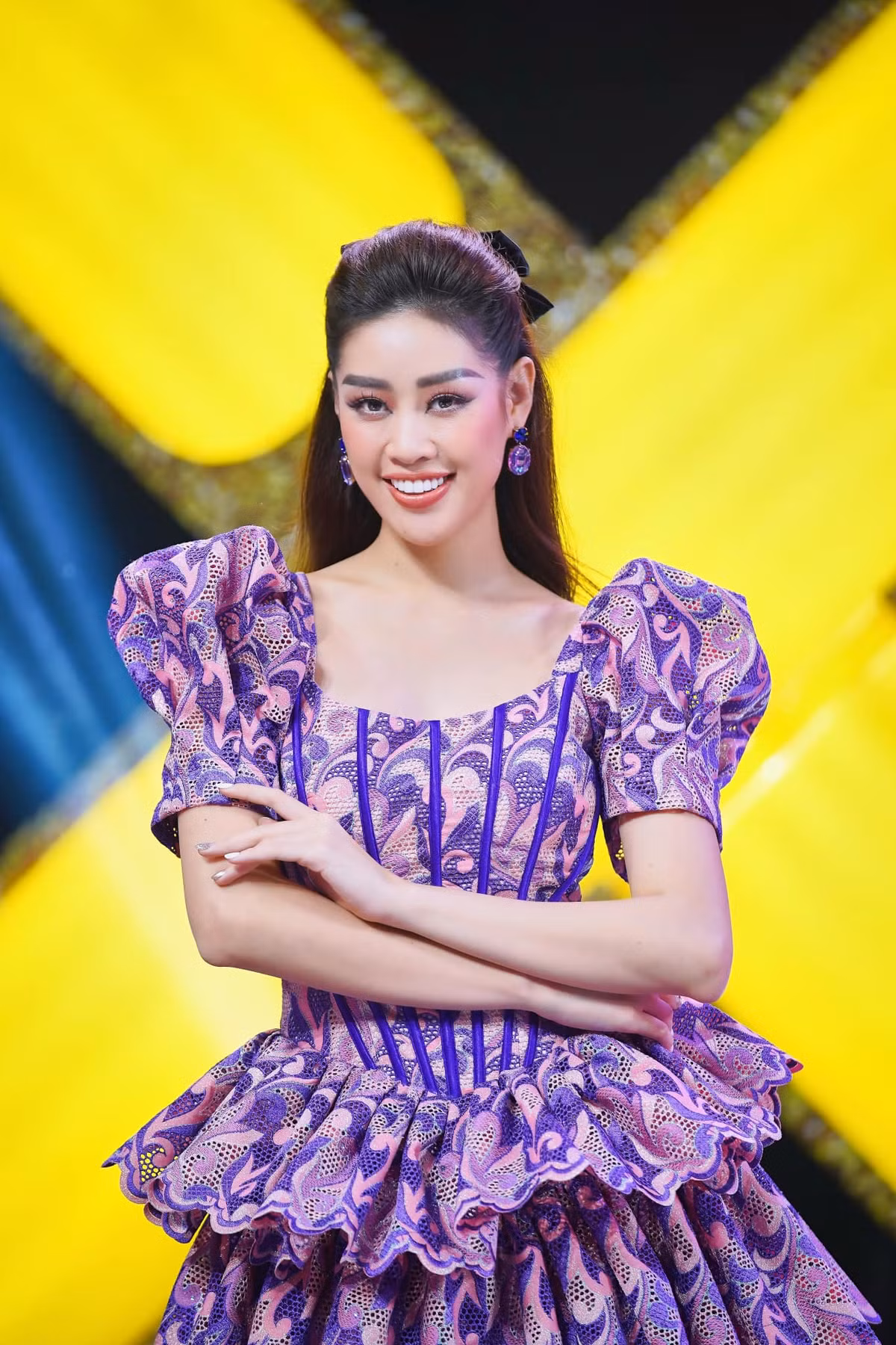 Hoa hau Khanh Van len tieng ve on ao “ngu day co nha, xe