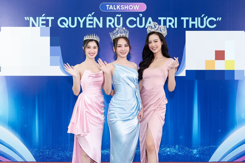 Với sự góp mặt của các nàng hoa á hậu, chuỗi hoạt động tại Đại học Tây Đô diễn ra với không khí vô cùng sôi nổi, được các bạn sinh viên hưởng ứng nồng nhiệt và thu hút sự chú ý của đông đảo khán giả.