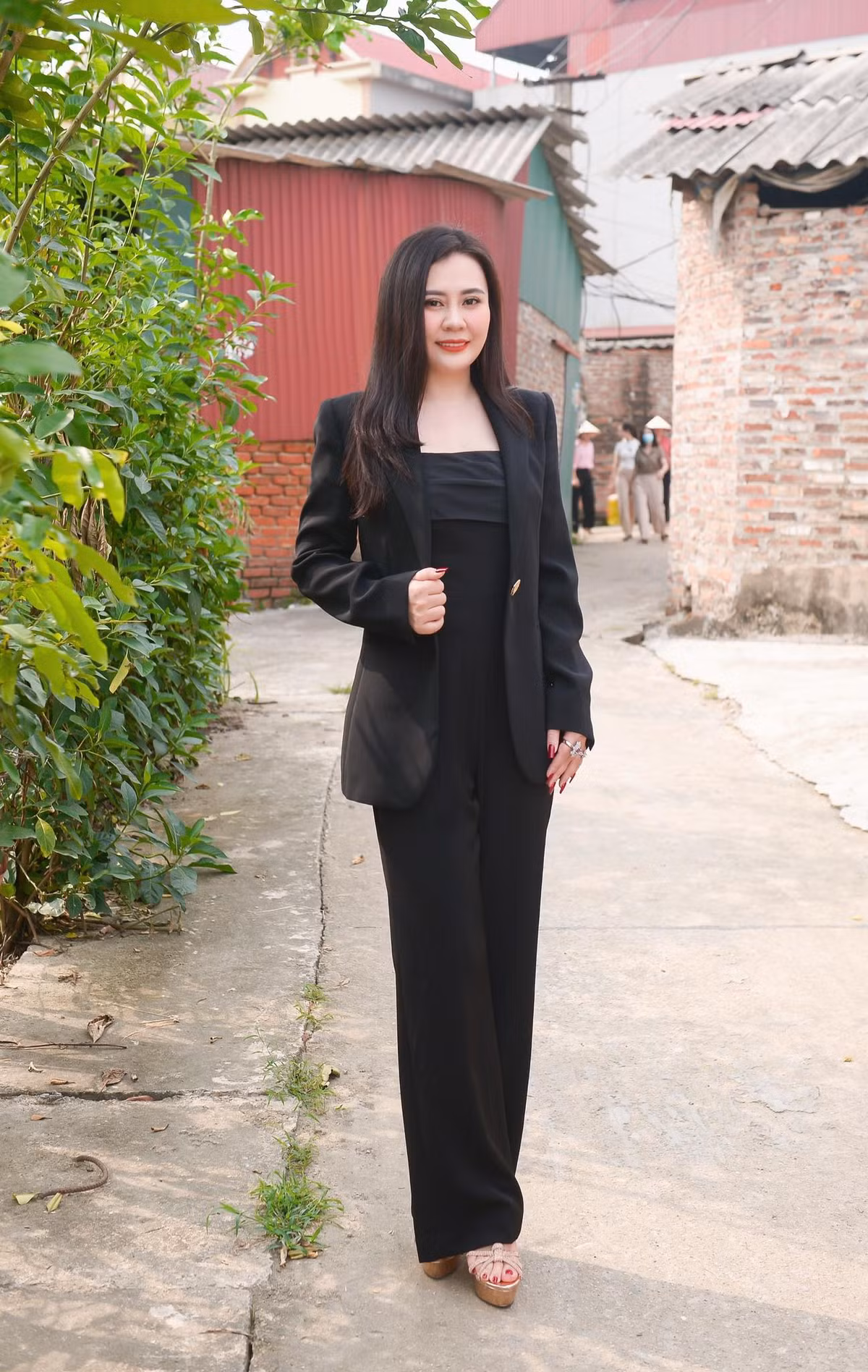 "Tôi tin rằng, với sự giúp đỡ của quý vị, chúng ta sẽ xây dựng được nhiều ngôi nhà đại đoàn kết hơn nữa, giúp đỡ cho những người có hoàn cảnh đặc biệt khó khăn trong xã hội có thể sống tốt hơn, hạnh phúc hơn”, nàng hậu chia sẻ.