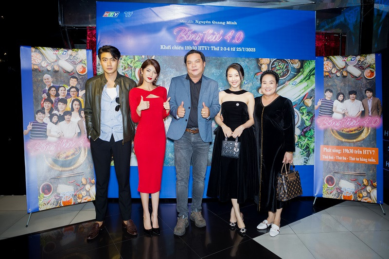 Nữ diễn viên sinh năm 1994 cho biết thêm: "Sau ngày định trang ra mắt, tôi đã dành toàn bộ thời gian nghiền ngẫm kịch bản, phân tích, học thoại, trao đổi về nhân vật và diễn thử với đạo diễn cùng các diễn viên khác trong đoàn phim. Tâm niệm luôn bắt mình đào sâu hơn kịch bản cùng khả năng nắm bắt nhân vật nhanh, cộng với sự nghiêm túc, nỗ lực trong công việc cuối cùng tôi cũng đã chinh phục được thử thách dành cho vai diễn Ngọc Hoa".