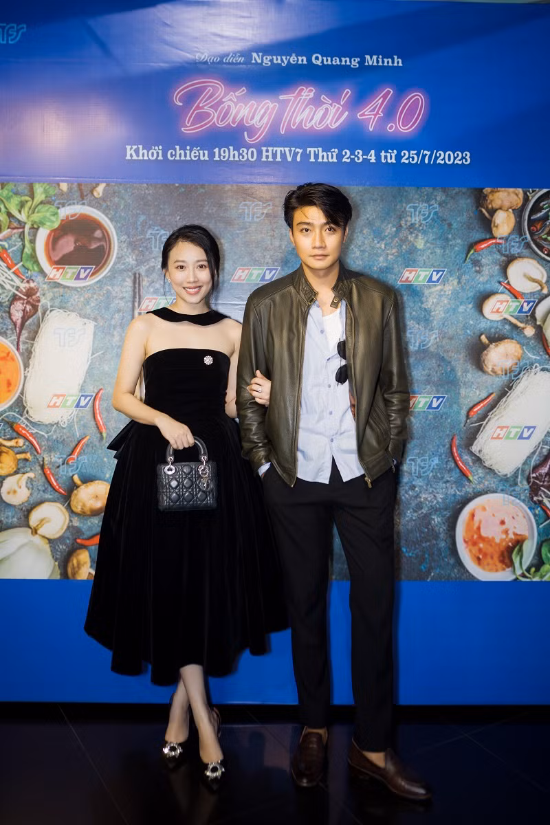 Nói về cảm xúc khi phim sắp lên sóng, Huỳnh Hồng Loan cho biết: "Bộ phim ‘Bống thời 4.0’ vừa mới quay xong nhưng ê-kíp đã ngay lập tức làm hậu kỳ rồi tổ chức họp báo ra mắt truyền thông và khán giả. Tôi rất vui mừng, hạnh phúc và cũng không kém phần hồi hộp chờ đợi sự xuất hiện trở lại của mình. Tôi đã vắng bóng màn ảnh nhỏ HTV một thời gian khá dài nên khi được hợp tác trở lại, tôi làm việc đầy năng lượng và cảm giác mình đang sống trọn vẹn từng ngày với vai diễn".