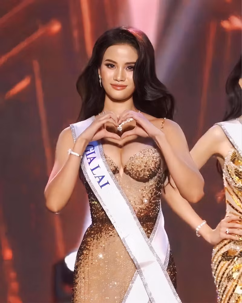 Huong Ly noi gi sau khi vuot mat chiec vuong mien Miss Universe Vietnam?