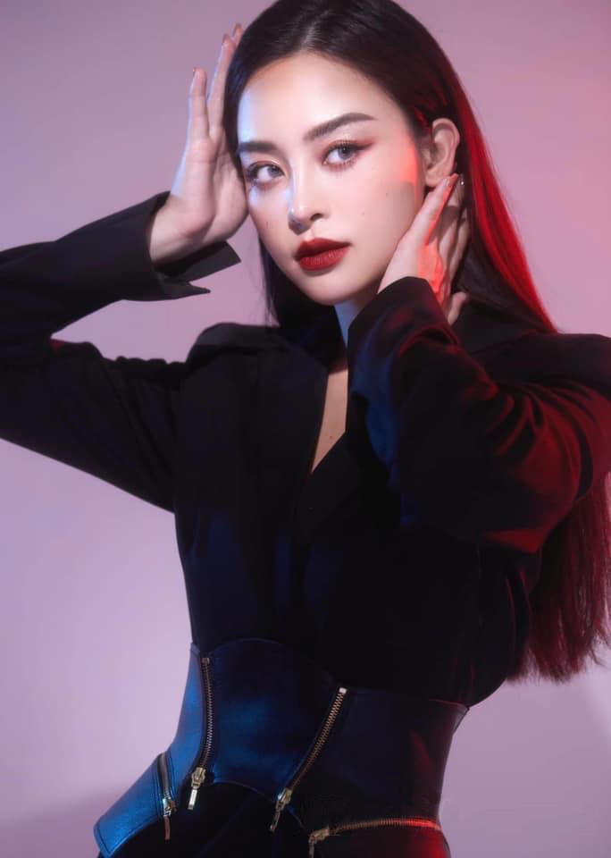 Nổi tiếng trong làng mẫu ảnh và thành công trong kinh doanh, mỹ nhân 9X thường xuyên chia sẻ cuộc sống sang chảnh trên mạng xã hội. Ảnh: NVCC