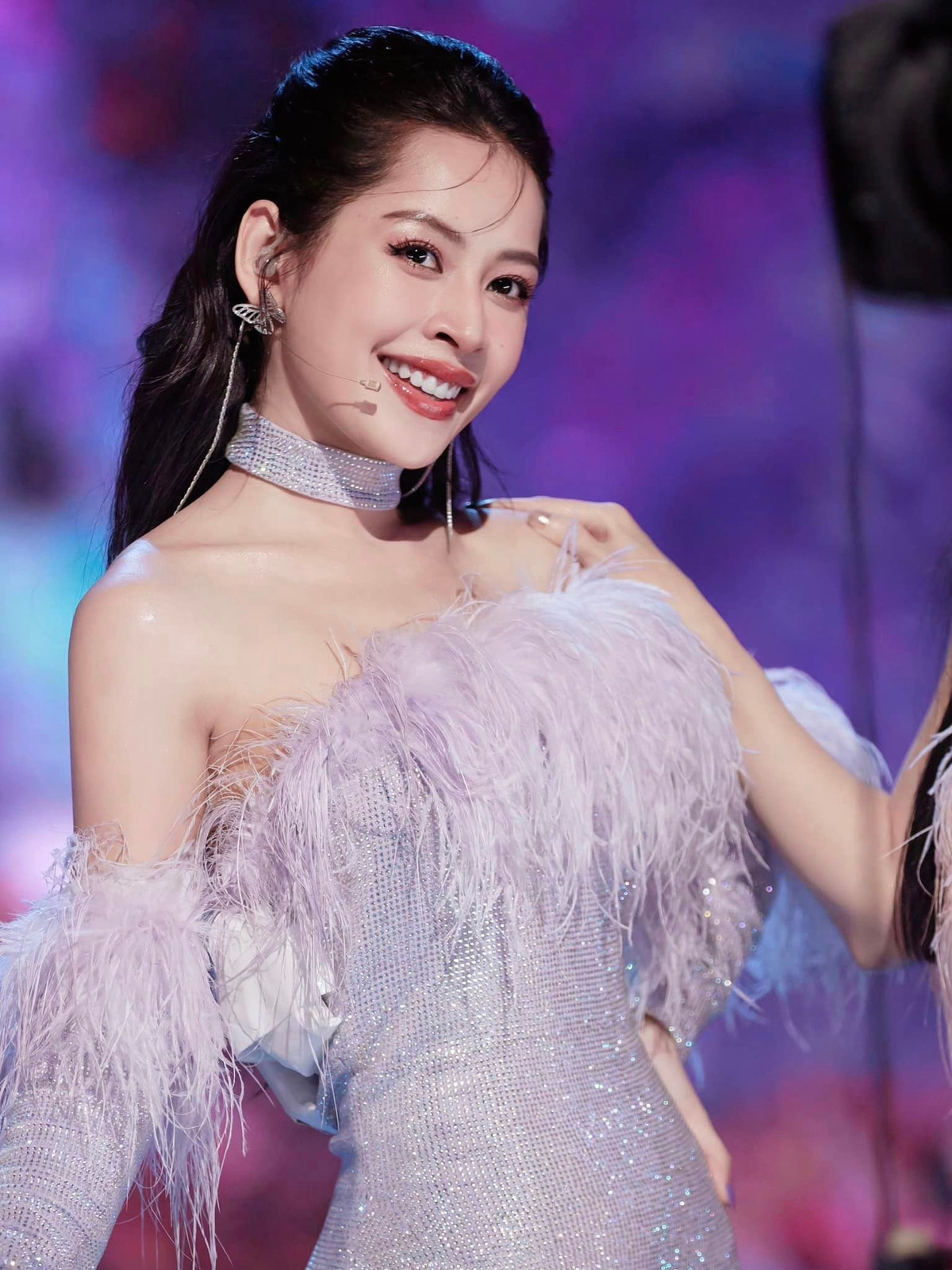 Trước mẫu ảnh Chi Hoàng, nhiều mỹ nhân Việt cũng được báo quốc tế khen ngợi. Chi Pu là một trong số đó. Giọng ca "Đóa hoa hồng" từng được báo xứ Trung khen ngợi diện mạo không kém cạnh Chương Trạch Thiên, thậm chí vượt trội hơn Triệu Lệ Dĩnh. Ảnh: FBNV