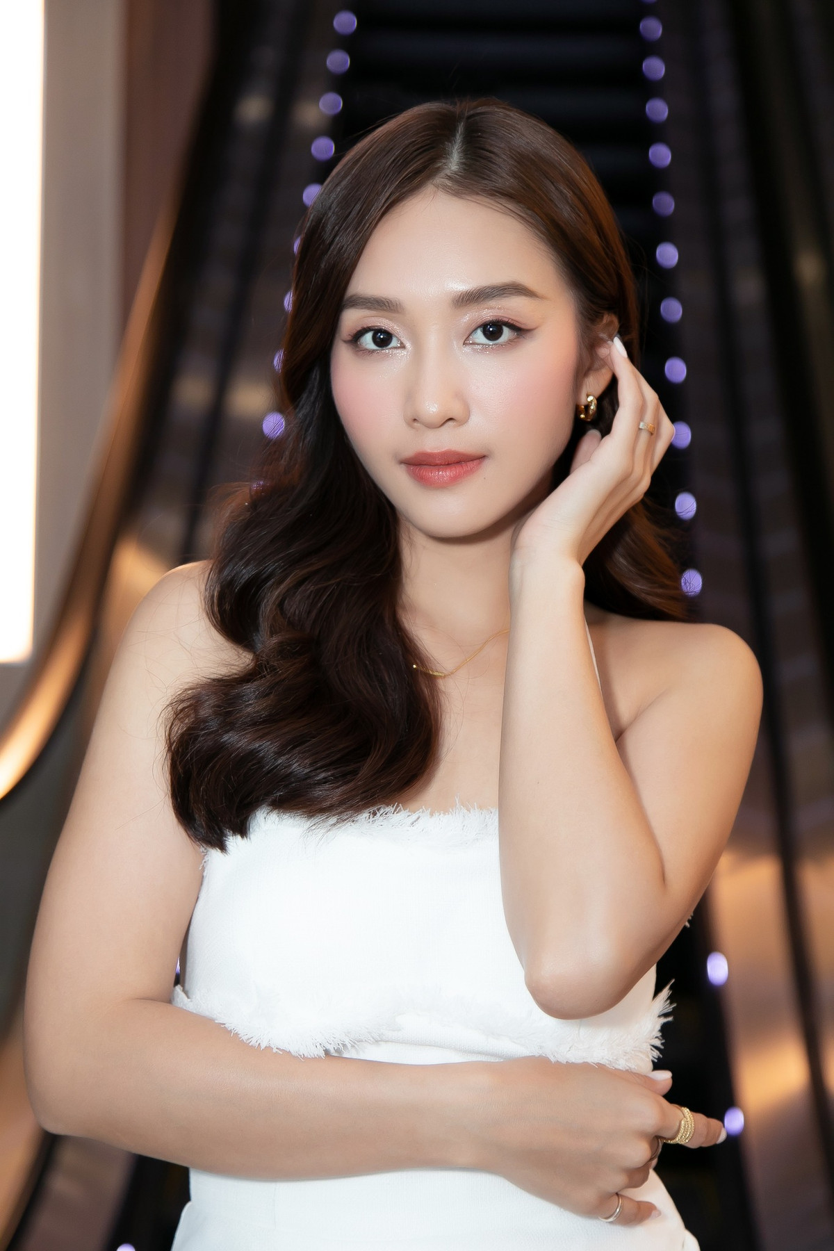 Diễn viên Khả Ngân cũng từng được trang Sina của Trung Quốc đưa tin. Cô còn được các trang báo điện tử của Hàn Quốc như SportsKorea, Lifetoday, TodayKorea... khen ngợi về ngoại hình và tài năng. Ảnh: FBNV