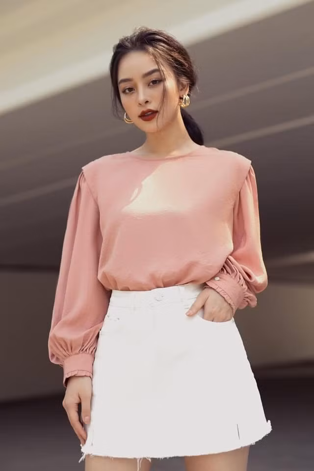 Bangkok Today cũng cho biết cô nàng là “mẫu ảnh kiêm founder của một thương hiệu thẩm mỹ hạng sang Việt Nam, có thành tích ấn tượng với 10 năm trong nghề và từng làm mẫu ảnh cho trên 100 thương hiệu lớn nhỏ tại Việt Nam”. Ảnh: NVCC