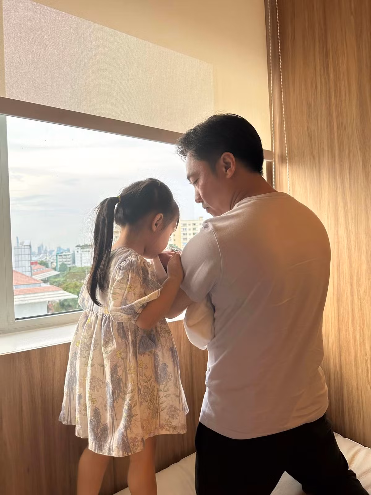 Đăng ảnh Cường Đô la bên hai con nhỏ, Đàm Thu Trang khiến nhiều người ngưỡng mộ lẫn ghen tỵ.