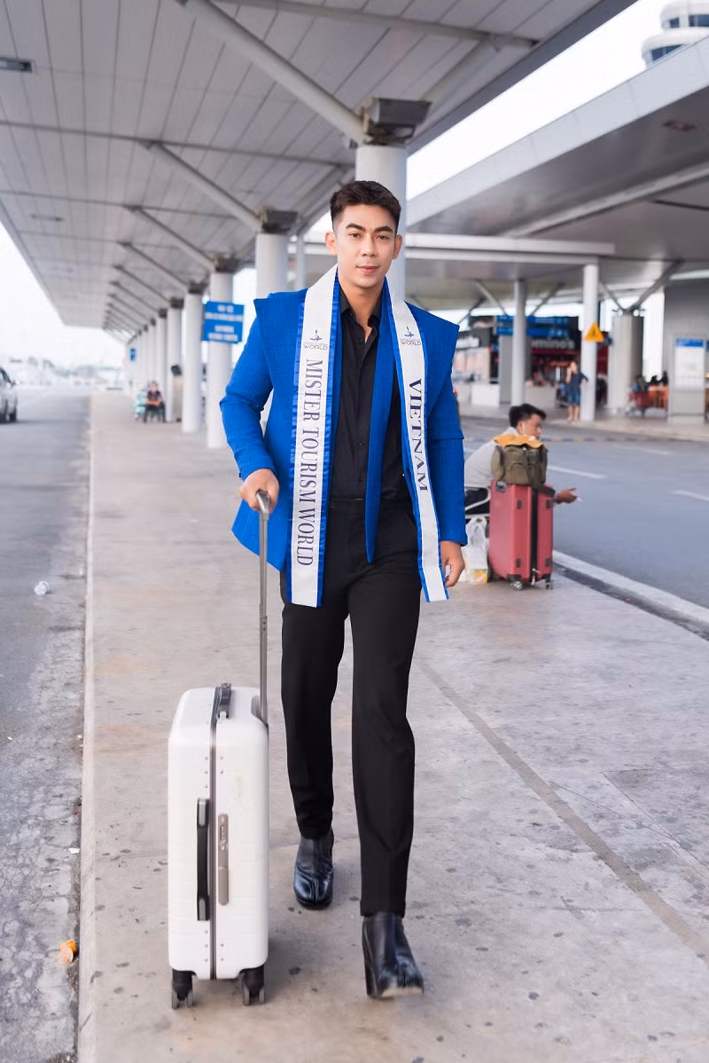 Trong suốt thời gian vừa qua, Phùng Phước Thịnh đã tập trung luyện tập thể hình để có một ngoại hình hoàn hảo và rèn luyện kỹ năng trình diễn. Anh cũng chọn chế độ ăn uống hạn chế tinh bột, thêm nhiều rau xanh, trái cây trong các bữa ăn.