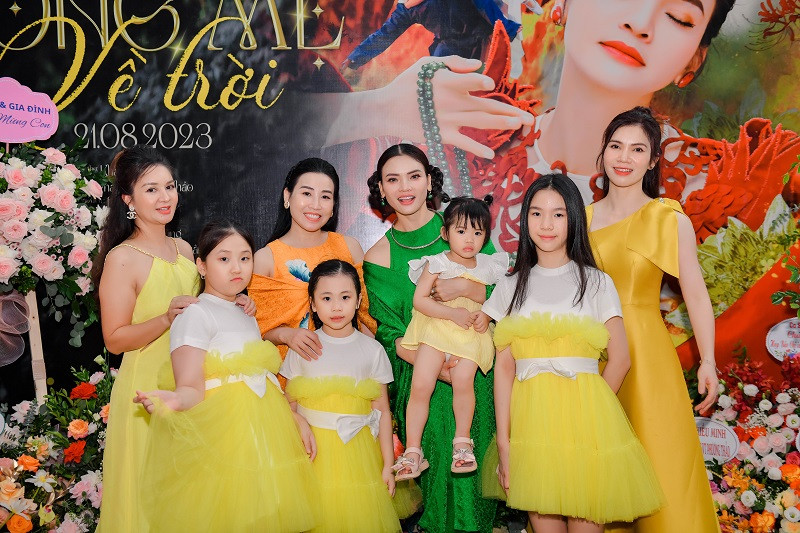 Pham Phuong Thao khoc khi ra mat MV “Cong me ve troi“-Hinh-3