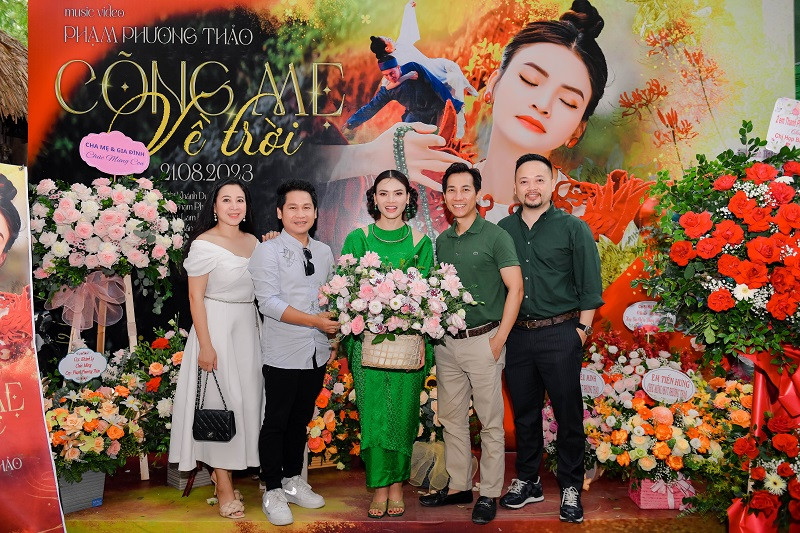 Pham Phuong Thao khoc khi ra mat MV “Cong me ve troi“-Hinh-4