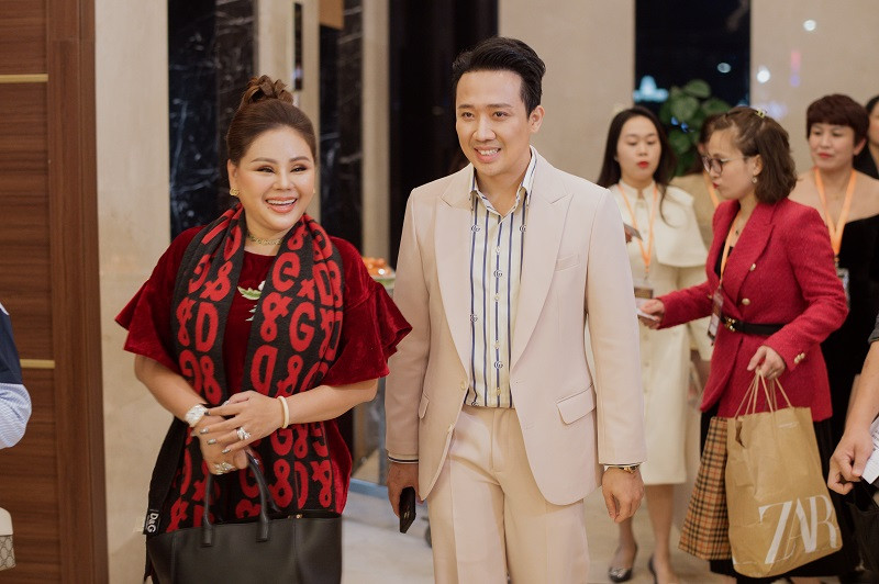 Ở phim của Trấn Thành, khán giả dễ dàng tìm được sự đồng cảm, khám phá được những ngóc ngách quen thuộc trong đời sống lẫn nội tâm của mỗi người. Do đó, phim dễ chinh phục được nhiều đối tượng khác nhau, làm rung động cảm xúc của người xem.