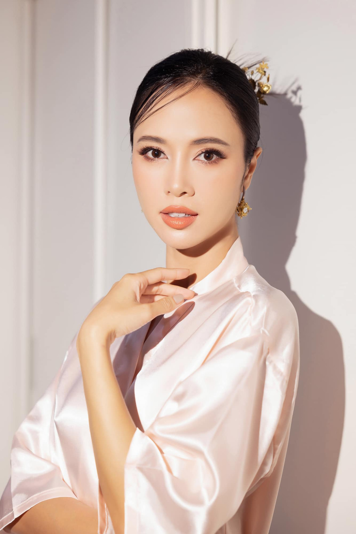 Hai cô dâu của Vbiz đều được chúc phúc trong ngày trọng đại.