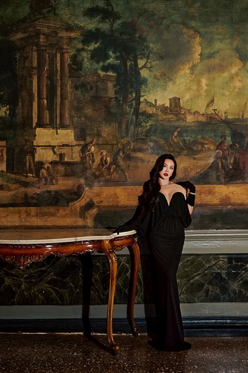 Hiện tại, khi trở về cuộc sống độc thân, hoa hậu 7x dành nhiều thời gian để học hỏi những điều mới, tập trung cho công việc cũng như chăm sóc con cái.