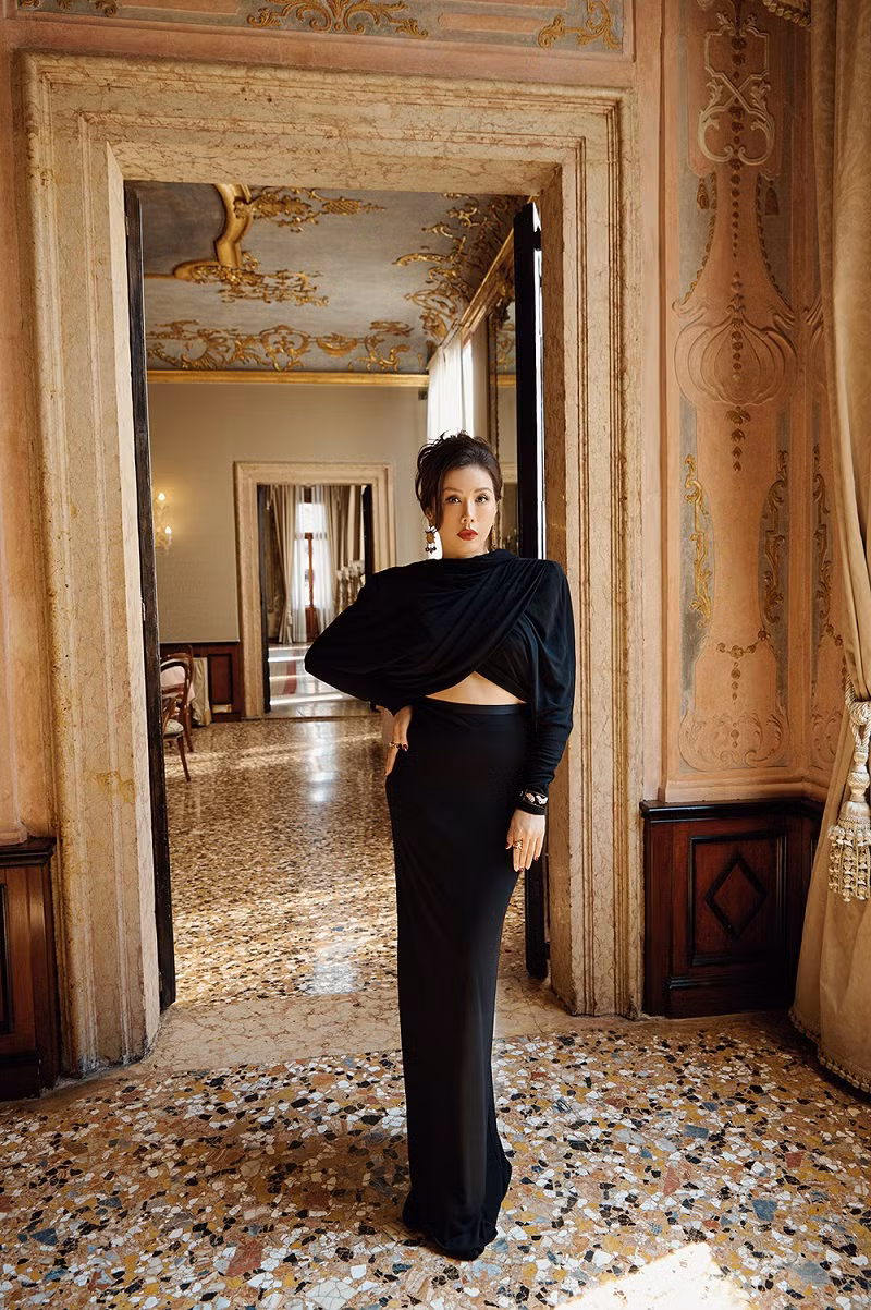 Đồng thời, cô còn làm đại sứ đồng hành cho các hoạt động thiện nguyện hướng tới cộng đồng.