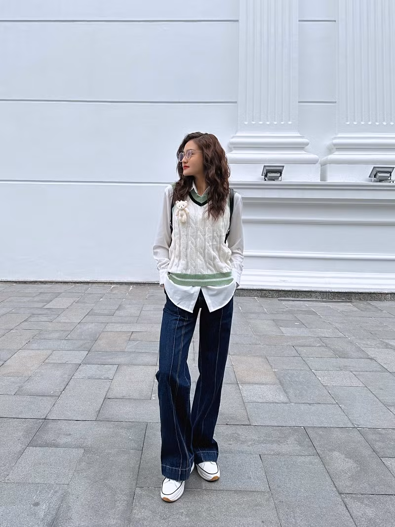 Nữ chính Phương Ly của "Đừng nói khi yêu" là cô gái tính tình thẳng thắn, “thô nhưng thật”, hơi bạo lực nhưng sống nghĩa khí với bạn bè. Thừa hưởng năng khiếu làm bánh từ mẹ (Tú Oanh) nhưng Ly không muốn sống mãi trong “kiếp cô thợ bánh” và thừa kế tiệm bánh của gia đình, một mực ra ngoài làm việc. Nhưng vì không chịu khuất phục trước những tiêu cực, cô gặp nhiều sóng gió trước những drama chốn công sở.