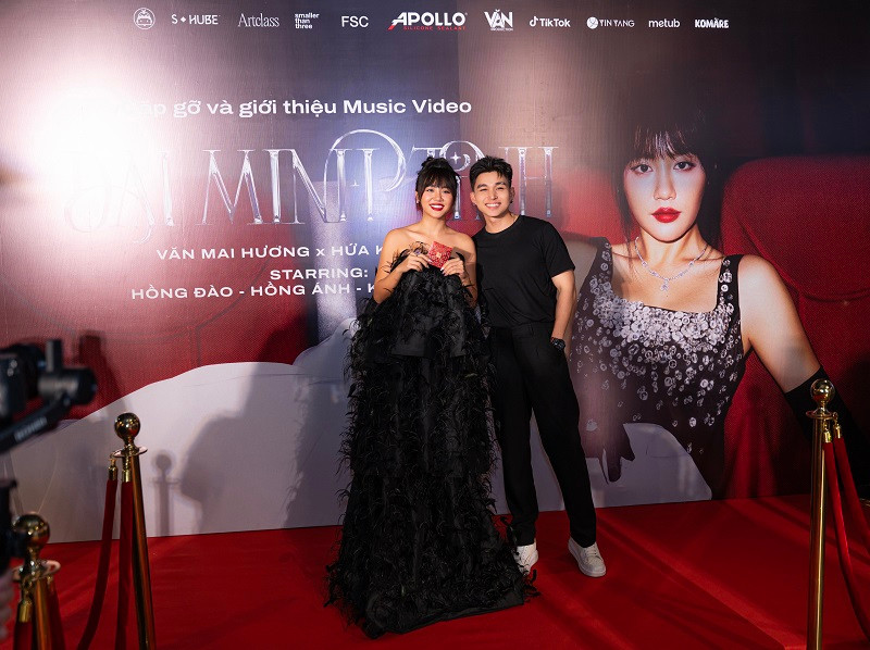 “Đại minh tinh” thuộc thể loại Pop Orchestra pha một chút House. Văn Mai Hương cùng Hứa Kim Tuyền đã kết hợp với music producer Drum7 (từng phối khí cho sản phẩm của ca sĩ Hồ Ngọc Hà, Tăng Duy Tân…) để thực hiện một bản phối mang nhiều yếu tố mới mẻ, bất ngờ cho sản phẩm lần này.