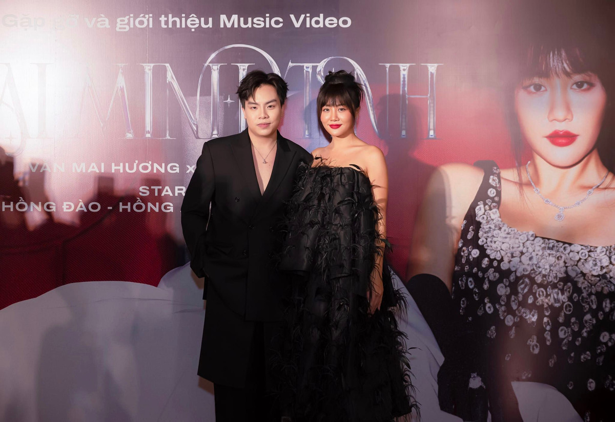 Ca khúc chủ đề do nhạc sĩ Hứa Kim Tuyền sáng tác. Hit-maker 9x chia sẻ, “Đại minh tinh” được chấp bút trong thời điểm anh chứng kiến nhiều cuộc chia ly của đồng nghiệp trong nghề, của bạn bè và của chính anh bởi vô số những lý do khác nhau.