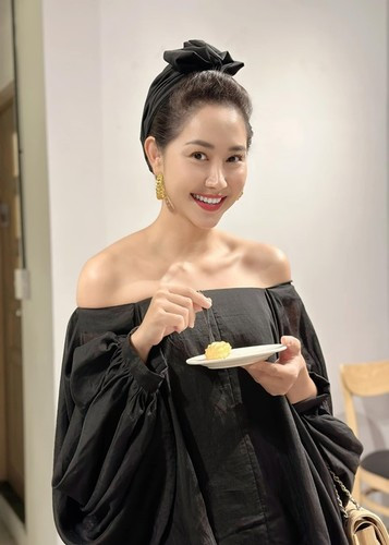 Sau vai cô gái thích làm đẹp tên Loan trong “Bỗng dưng muốn khóc”, Tường Vi, trở thành gương mặt quen thuộc với khán giả truyền hình. Hiện tại, nữ diễn viên chưa lập gia đình. Ảnh: FBNV