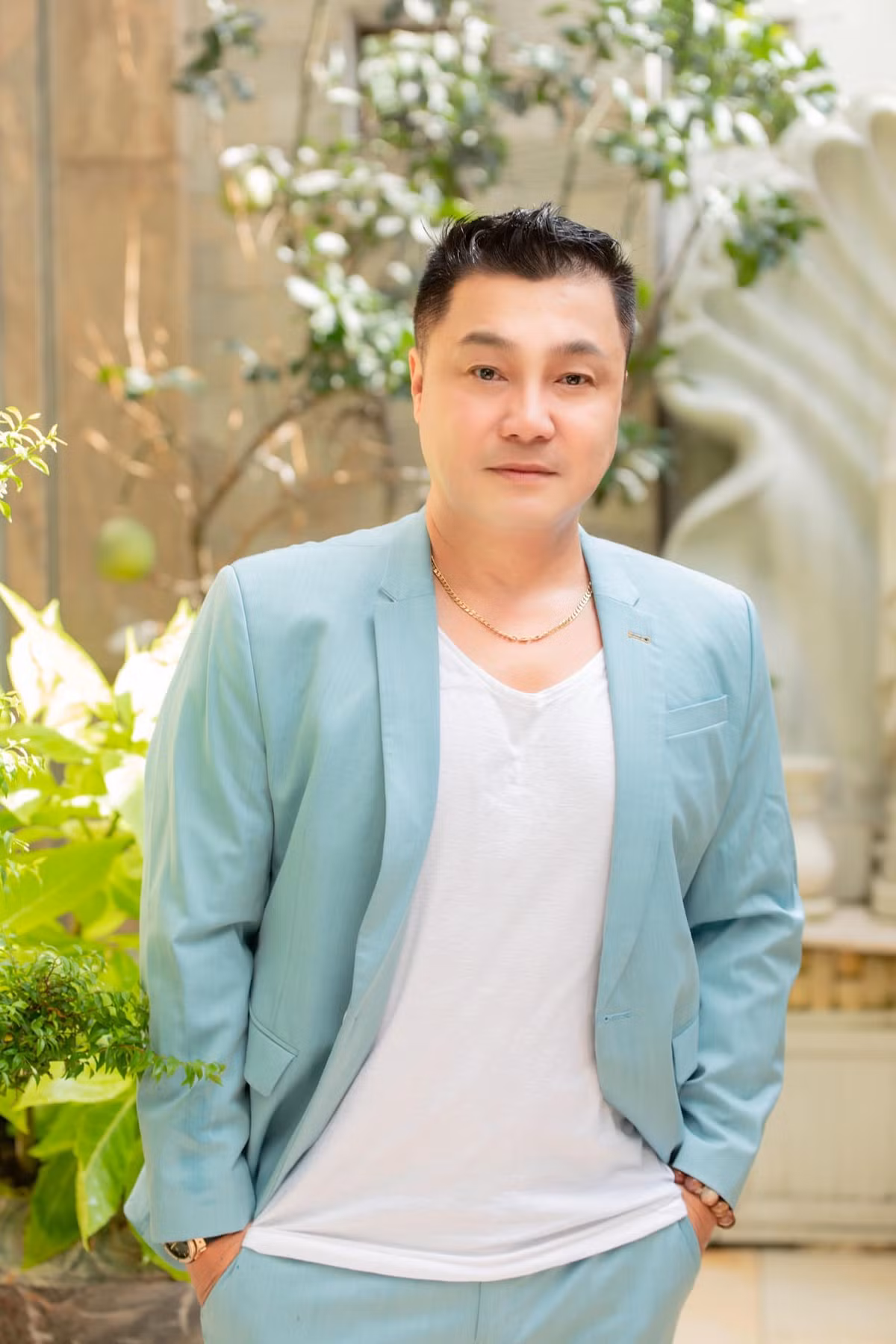 Nam diễn viên khá kín tiếng về chuyện tình cảm. Lý Hùng chia sẻ, anh hài lòng với cuộc sống hiện tại.