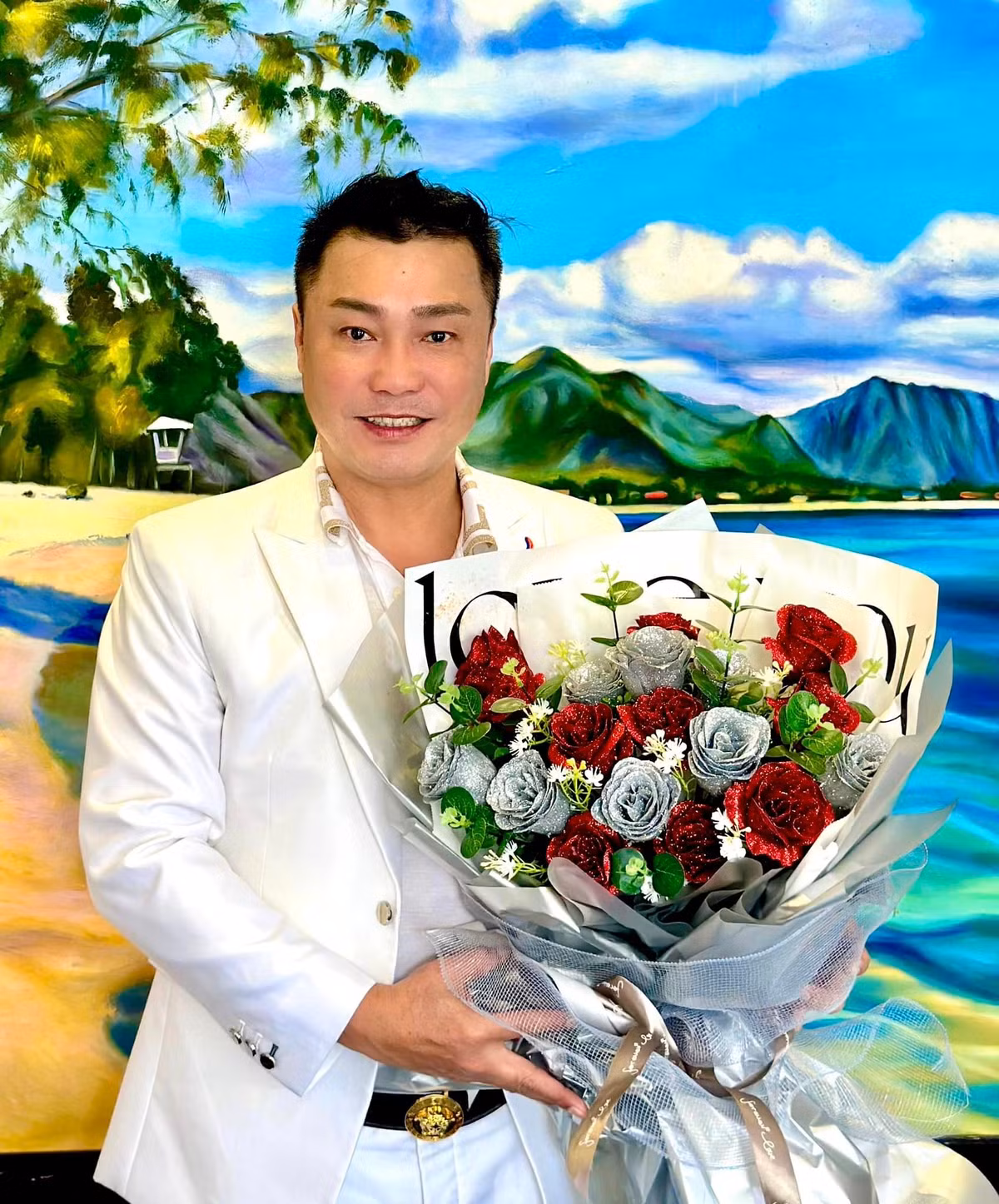 Lý Hùng là diễn viên điện ảnh kiêm ca sĩ nổi tiếng. Anh từng nổi danh trong giới diễn viên điện ảnh Việt Nam thập niên 1990.