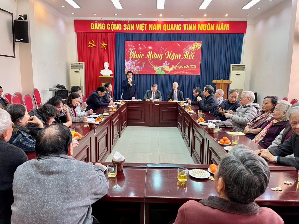 Lien hiep Hoi Viet Nam gap mat, chuc Tet cac can bo huu tri-Hinh-2