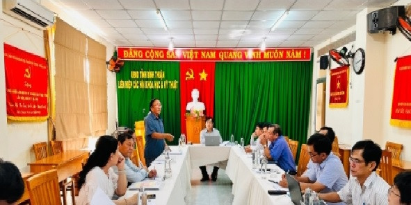 Binh Thuan: Phan bien De an phat trien nganh y te