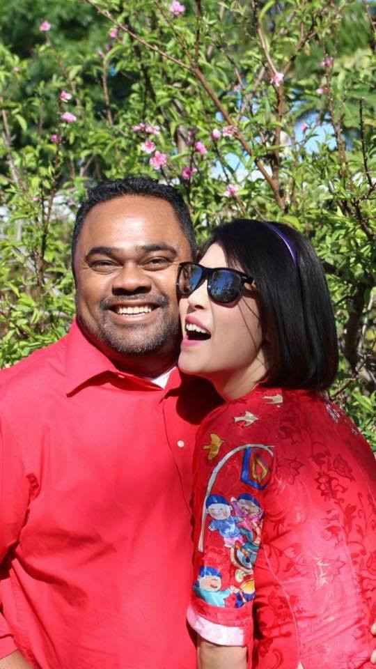 "Ngược lại, Dũng cho rằng thời gian cũng là một điều tốt giúp Dũng khẳng định rằng khi lấy một người nổi tiếng, họ có thể sống cuộc đời bình dị, lo cho chồng con và gia đình như những người bình thường. Người càng nổi tiếng, càng thành công thì cái tôi của họ càng lớn. Cái tôi càng lớn thì sẽ càng chấp, nếu còn chấp thì còn khổ và sẽ không giữ được hạnh phúc. Khi kết hôn thì không phải 1 + 1, mà là 1/2 +1/2, mỗi bên phải buông bỏ bớt cái tôi, nếu không 1 cái tôi + 1 cái tôi nữa thì những đứa trẻ vô tội sẽ phải trả giá", Dũng Taylor bày tỏ.