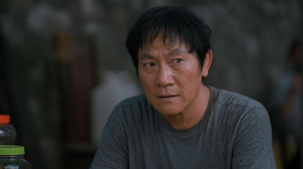 Trong phim, anh đóng vai Lưu nát - ông bố đơn thân làm nghề bốc vác ở chợ. Vai diễn của Hoàng Hải gây sốt bởi sự hài hước với câu nói cửa miệng: "Hết nước chấm".