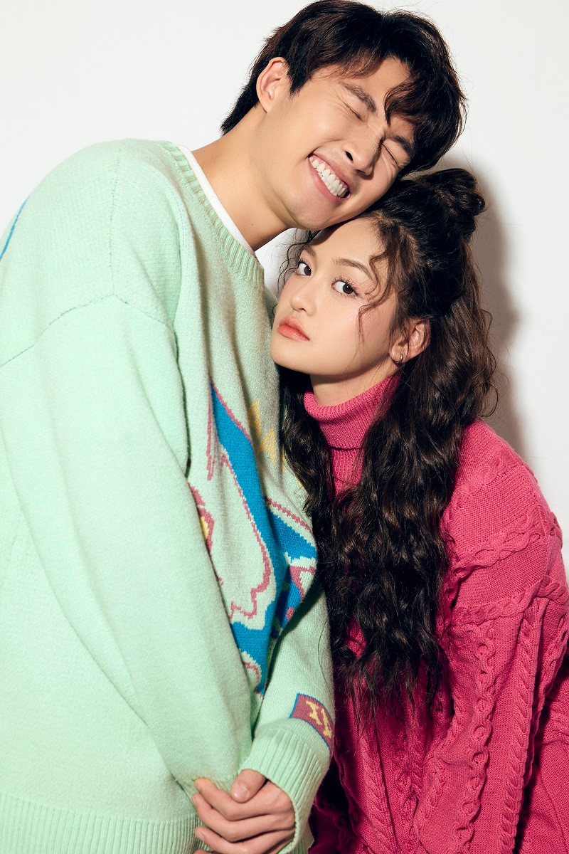 Thực tế, Đình Tú hơn Thuỳ Anh 3 tuổi, nhưng họ lại không xưng hô "anh - em" mà lại thoải mái gọi nhau bằng "mày - tao" ở ngoài đời. Theo lời kể của "cô thợ bánh" Ly, cả hai dù biết nhau khá lâu nhưng trở nên thân thiết hơn nhờ phim "Đừng nói khi yêu".