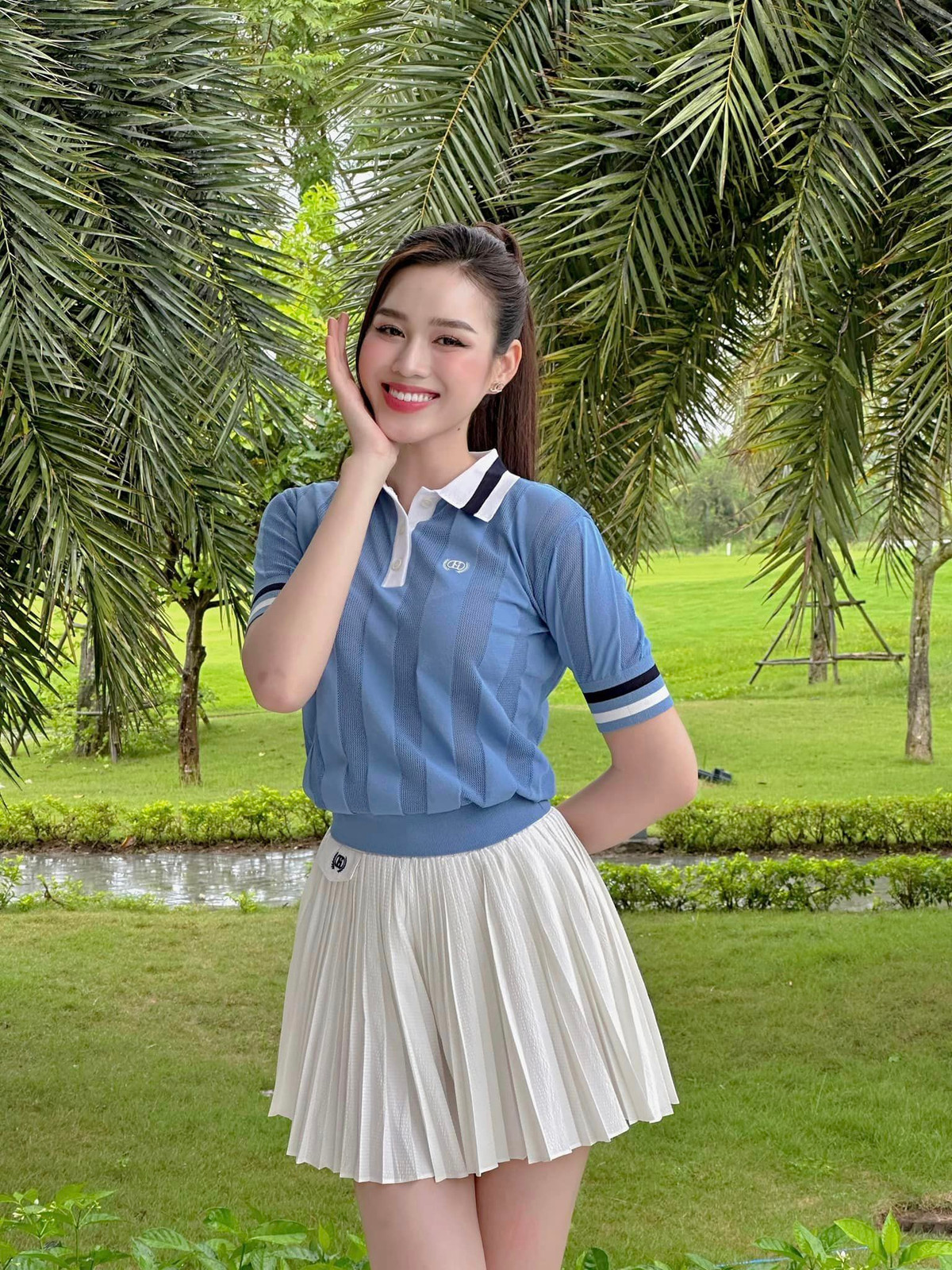 Mỹ nhân họ Đỗ nhận được nhiều tình cảm yêu mến của công chúng khi sở hữu thành tích học tập tốt, nhiệt tình tham gia các hoạt động thiện nguyện xã hội sau đăng quang.